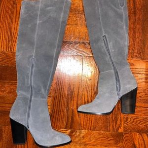 Boutique Suède Pointed At the Knee Boots